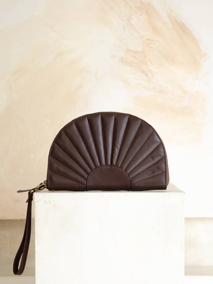 Soleil Clutch // Chocolade voor wholesale door Hobo and Hatch