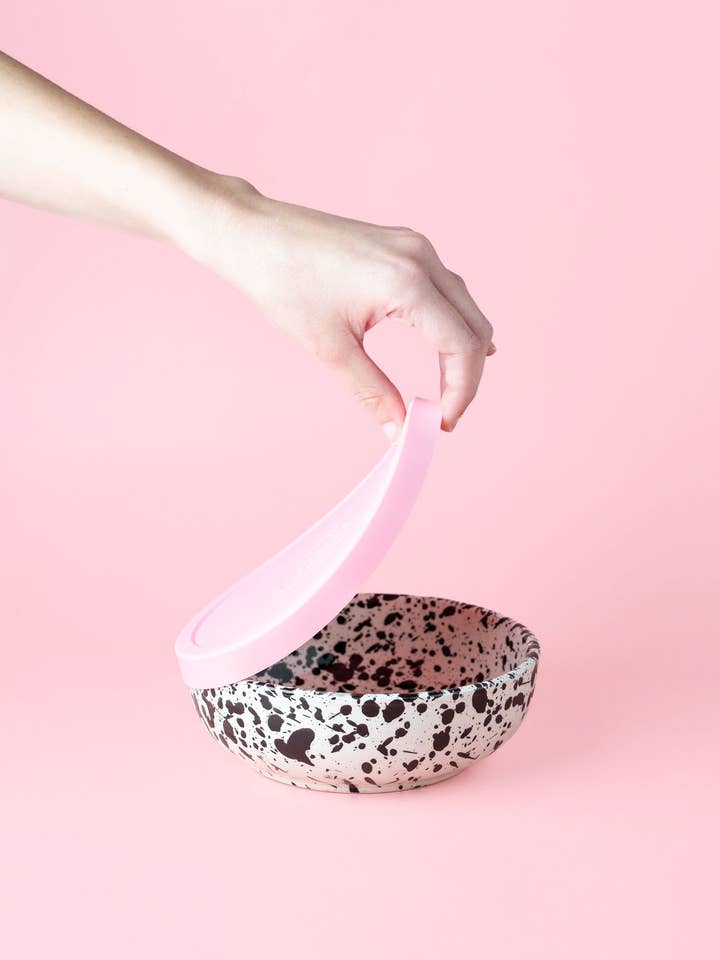 Garlic Grater with Lid, Packaging – GALAXIA – Handmade for wholesale by Alfar Tierra Cocida