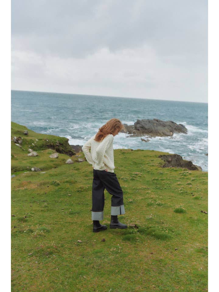 Aran Woollen Mills - Wholesale Cardigan – Women’s - Achill Island Ladies Merino Aran Cardigan - Cream2