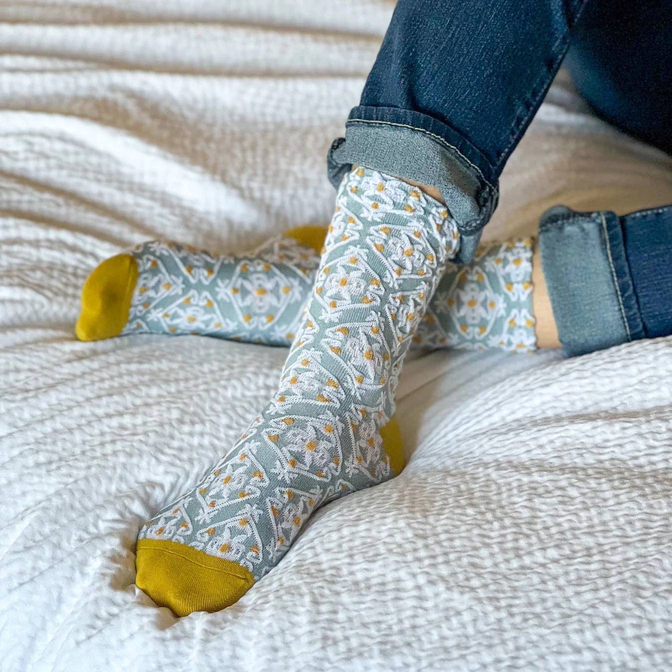 Daisy Dunes - Wholesale Socks - Women's - Haden Floral Socks1