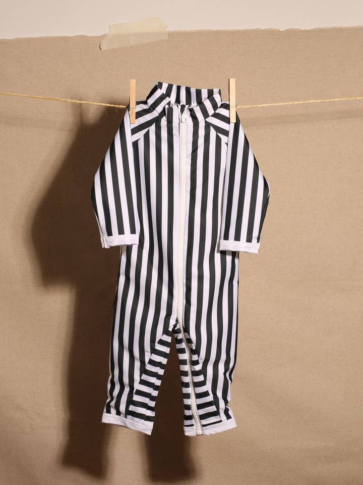 1-Large Pebble - Black and White Stripes for wholesale by Juillet Juillet