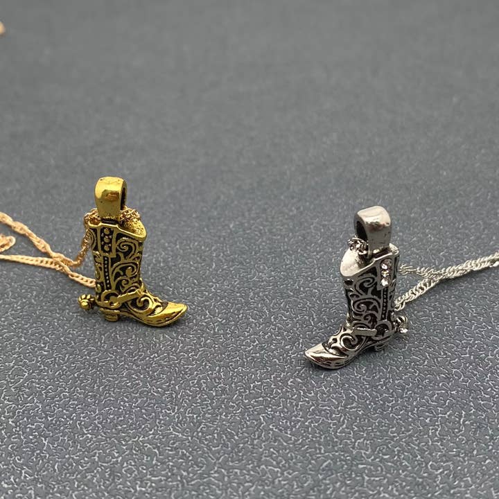 Mio Queena - Wholesale Pendant/Charm Necklace - Vintage Western Cowboy & Cowgirl Boots Pendant Necklace - WJ