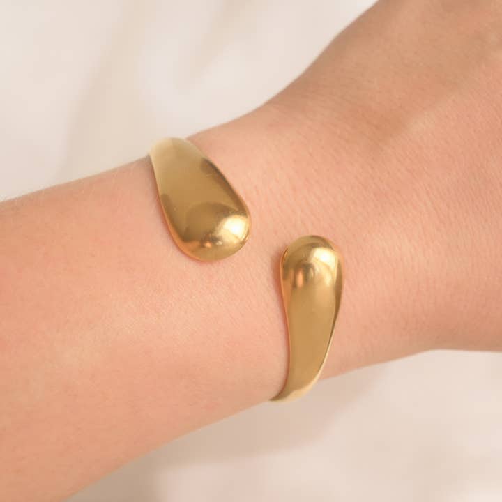 Bracelet Manchette Audacieux - Jonc Ouvert Imperméable pour la vente par Blueyejewelry