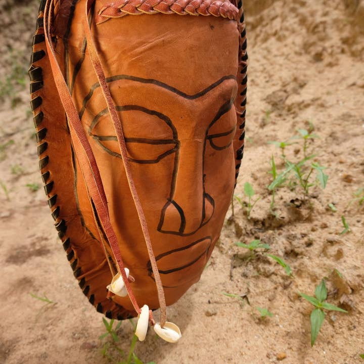 BATIK BOUTIK – Engroshandel Crossbodytaske - Dame – BRUN LÆDERTASKE AFRIKANSK MASKE BOLIGINDRETNINGSTILBEHØR ÆGTE LÆDERGAVE