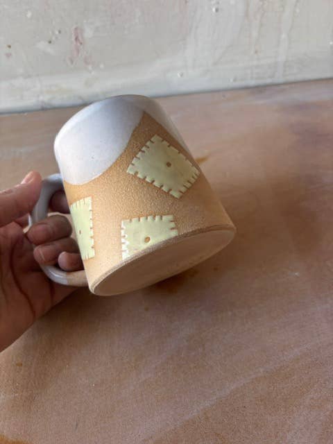 ROB Ceramics – wholesale Kaffekoppar – Cheez It Mugg Handgjord Keramik6