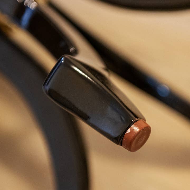 Jennifer Taylor Home - Wholesale Coffee Table - Verona 22" Contemporary Glam Round Accent Side Table Black3