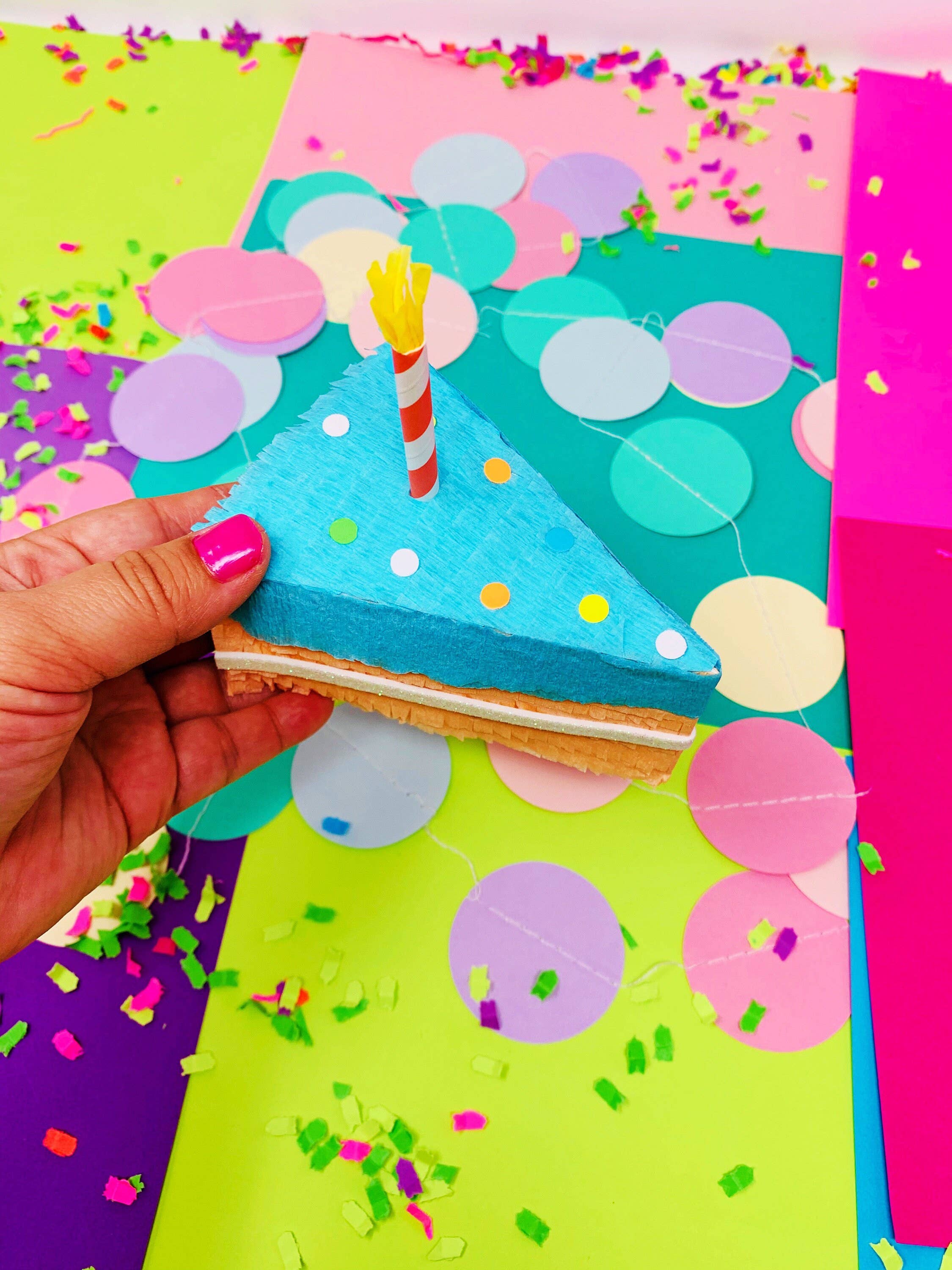 My Soiree Designs – lembranças de festas por atacado – Fatia de Bolo Piñata Mini - Lembrança de Festa & Presente Novelty1