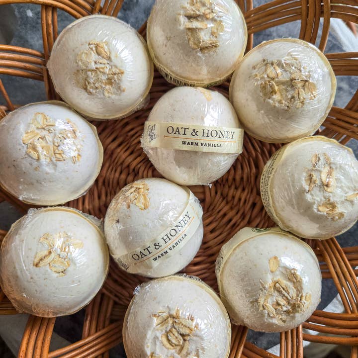 Gnat and Bee - Wholesale Bath Bomb/Fizz - Oat and Honey | Natural Bath Bomb