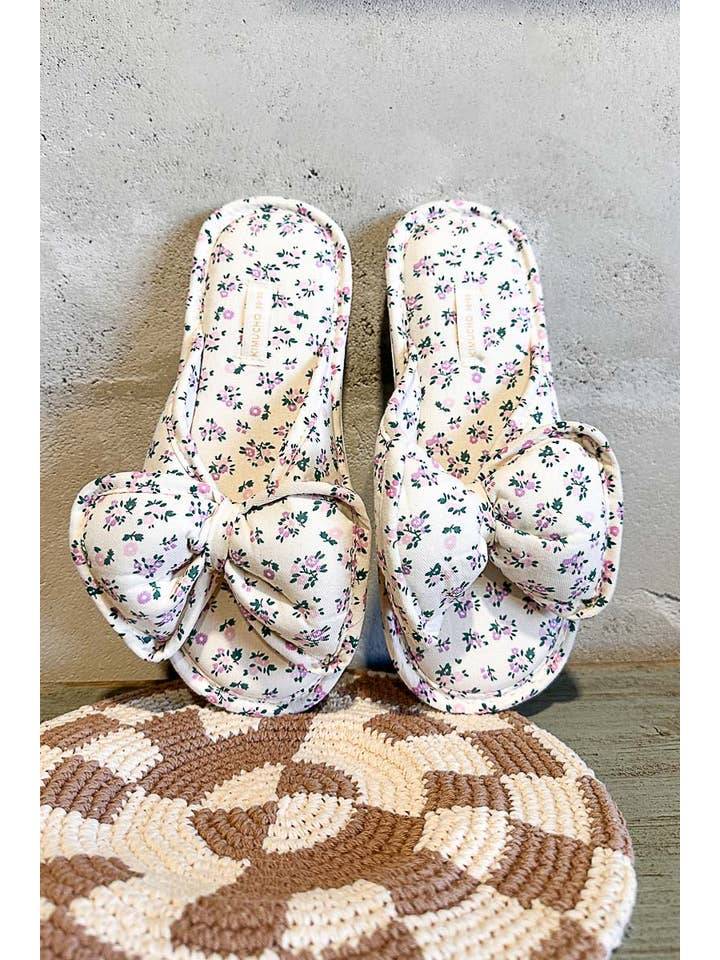 Pol Clothing - Wholesale Slippers - Women's - Floral patterns cozy indoor slippers
