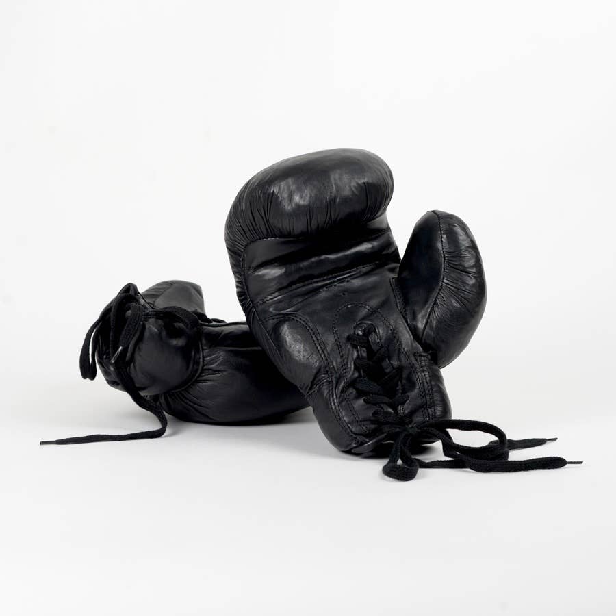 John Woodbridge Makers - Wholesale Decorative Tabletop Object - VINTAGE LEATHER BOXING GLOVES 192015