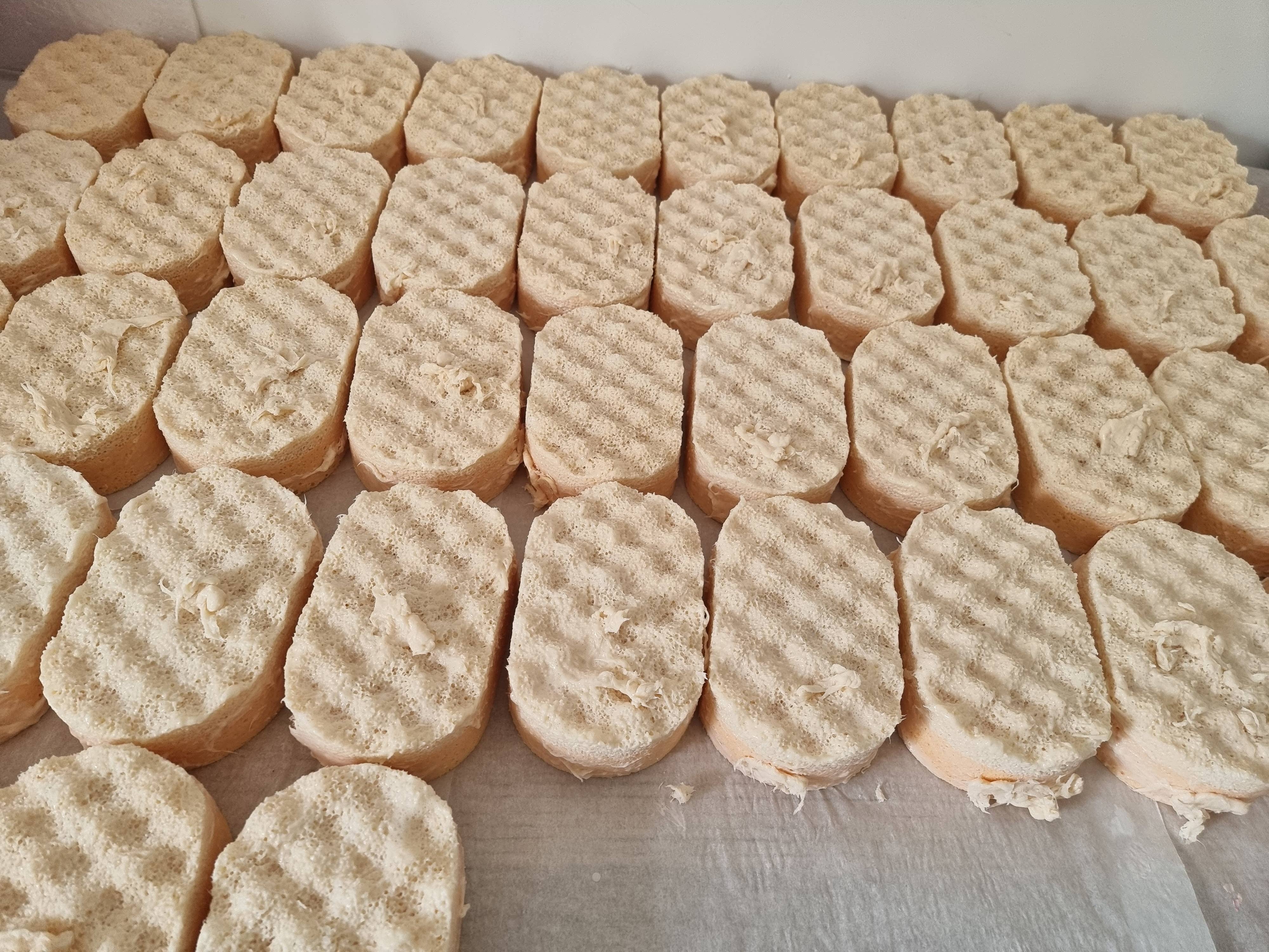 De Unique Fragrance – wholesale Bath pouf/sponge – Exfoliating Soap Sponge Vie Belle/ Éponge Exfoliante6