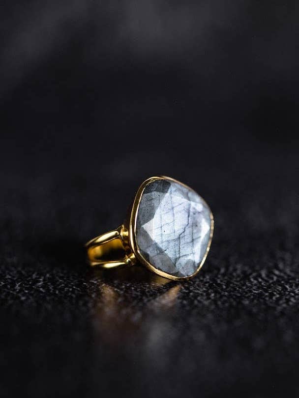 Anello Eleganza - Labradorite o Onice o Pietra di luna per la vendita all'ingrosso da parte di Atelier Leblanc
