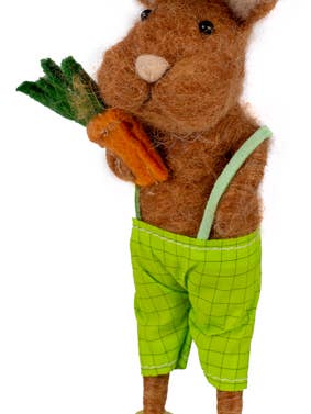 Hare med grønne bukser 15 cm, VE 6 for engroshandel hos Baden Collection