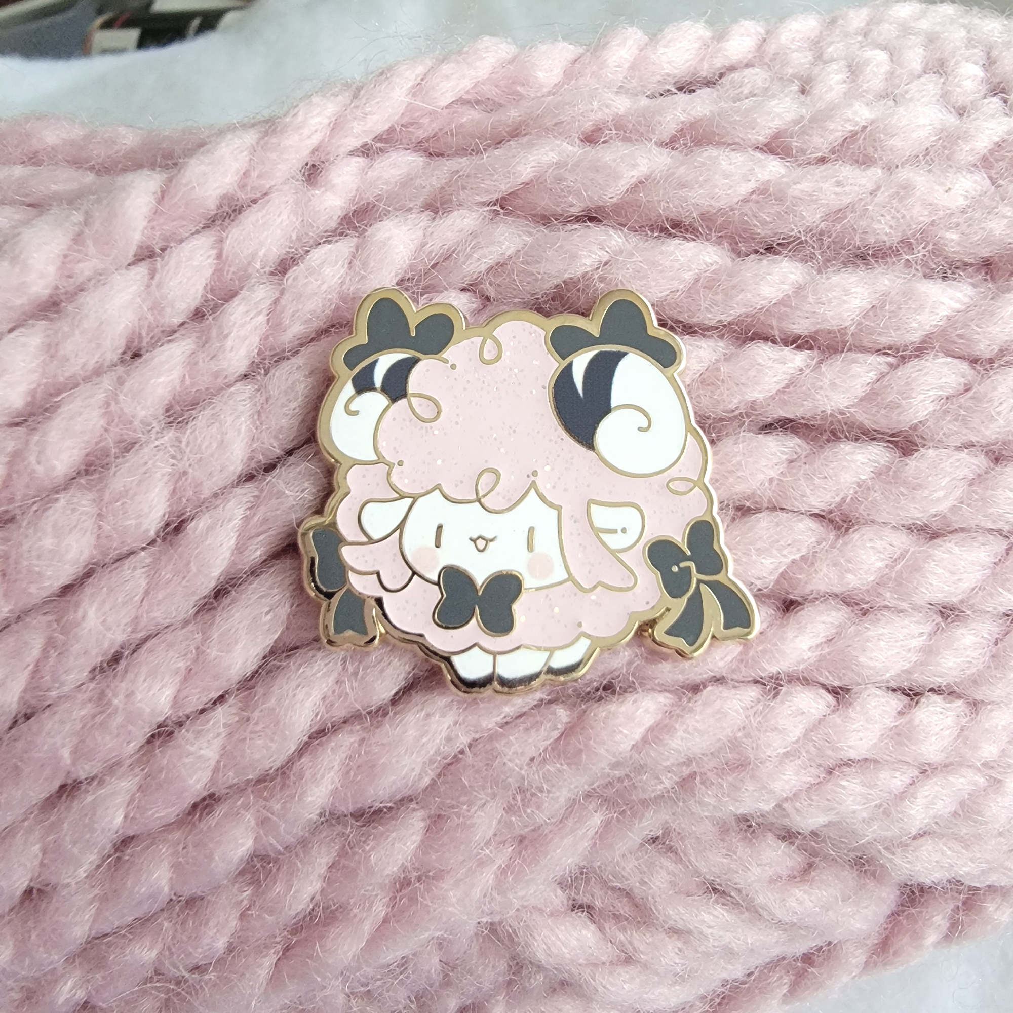 Xhilyn - Wholesale Lapel Pin/Button - Bow Peep Pins - Feb 20256