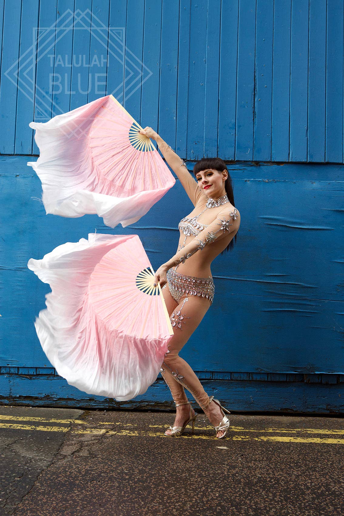 Talulah Blue – wholesale Handheld folding fan – Pink to White Dip Dye Silk Fans1