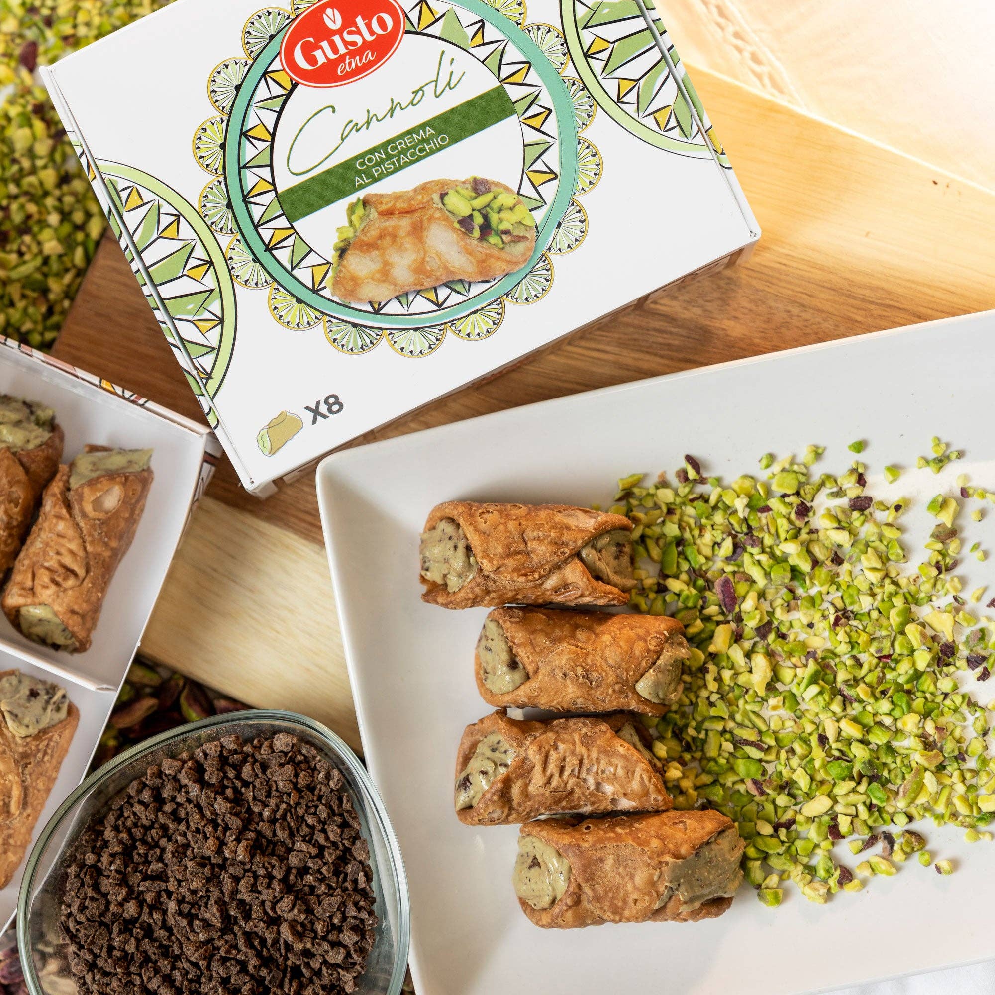 Wholesale Italian Food - Wholesale Cookie - Gusto Etna, Sicilian 8 pcs Cannoli filled with Pistachio Cream Gift Box5