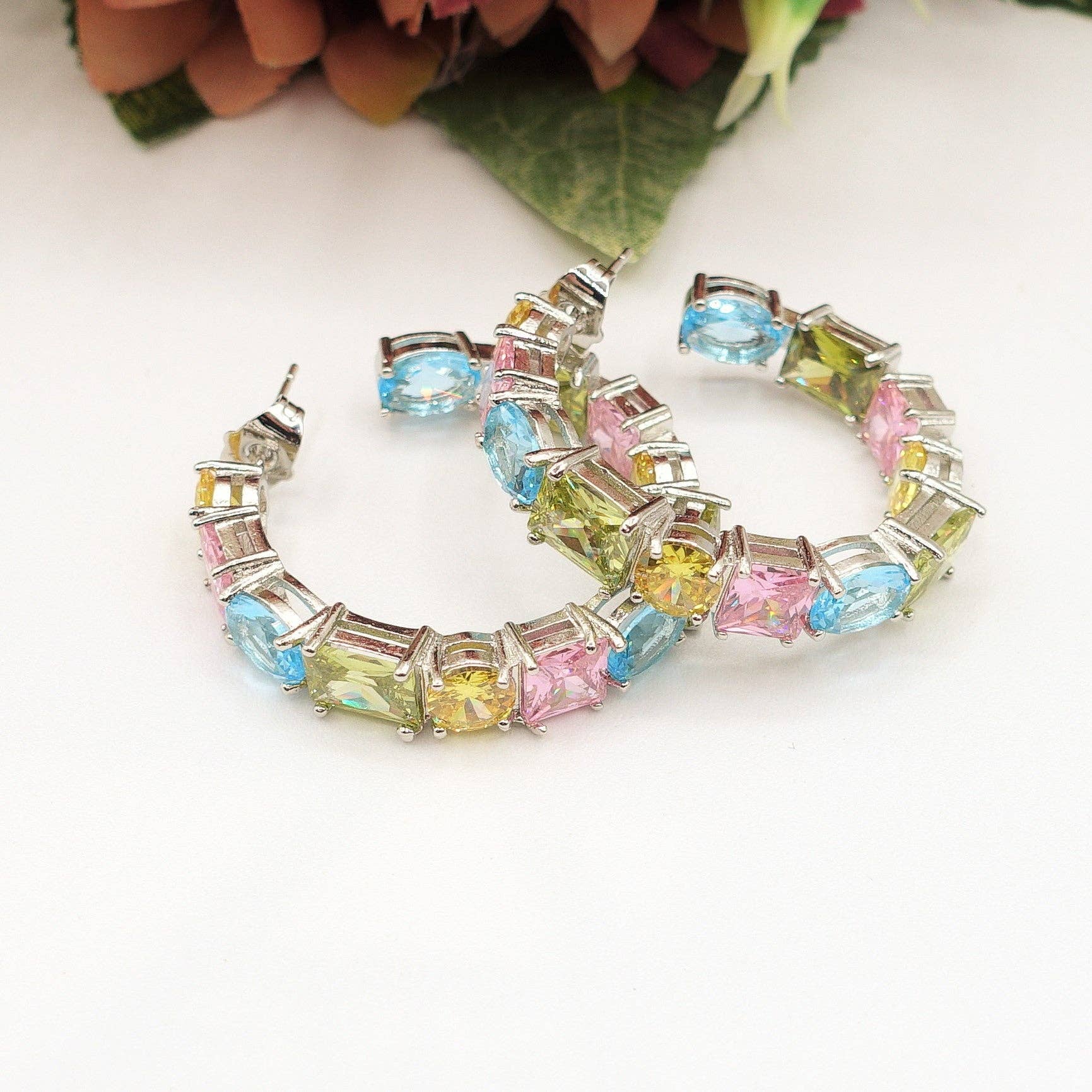 Daemon srls - Vendita all'ingrosso Orecchini a cerchio - CHARIS - Orecchini a cerchio con Cubic Zirconia di alta qualità4