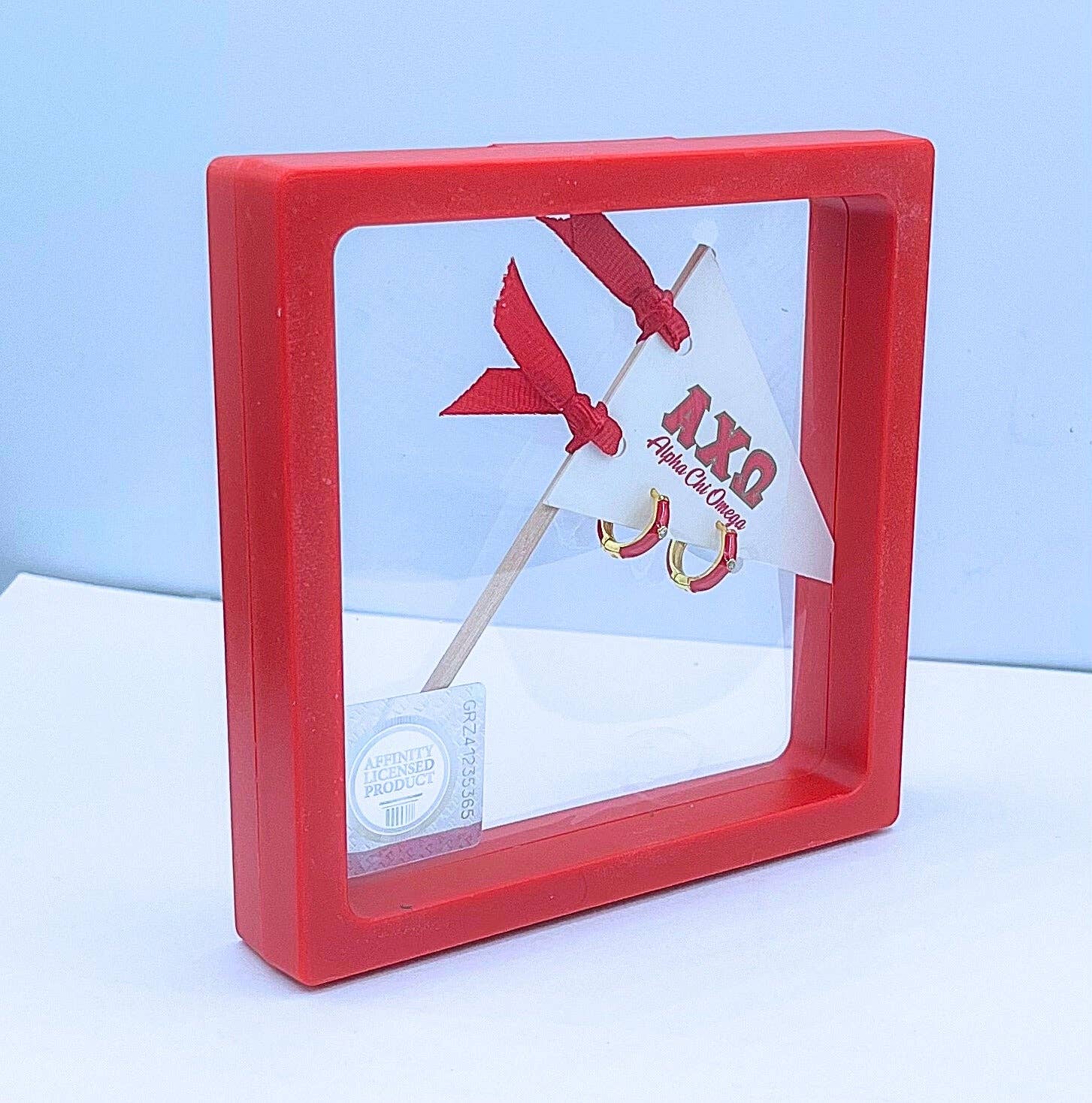 Color Shout - Vente Petits anneaux - Boucles d'oreilles Huggie aux couleurs vives de sororité sur drapeau fanion à lettre grecque3