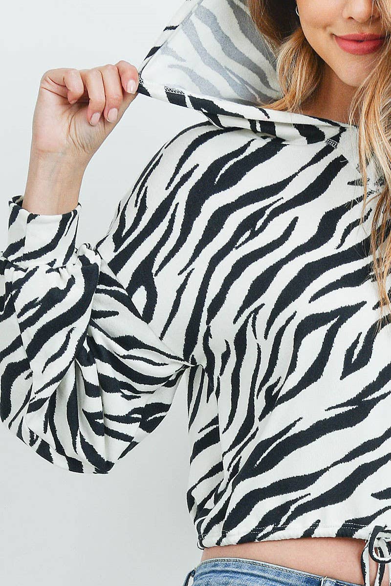 VIT SVART CROP TOP MED ZEBRAMÖNSTRAD LÖS PASSFORM för wholesale på Faire1