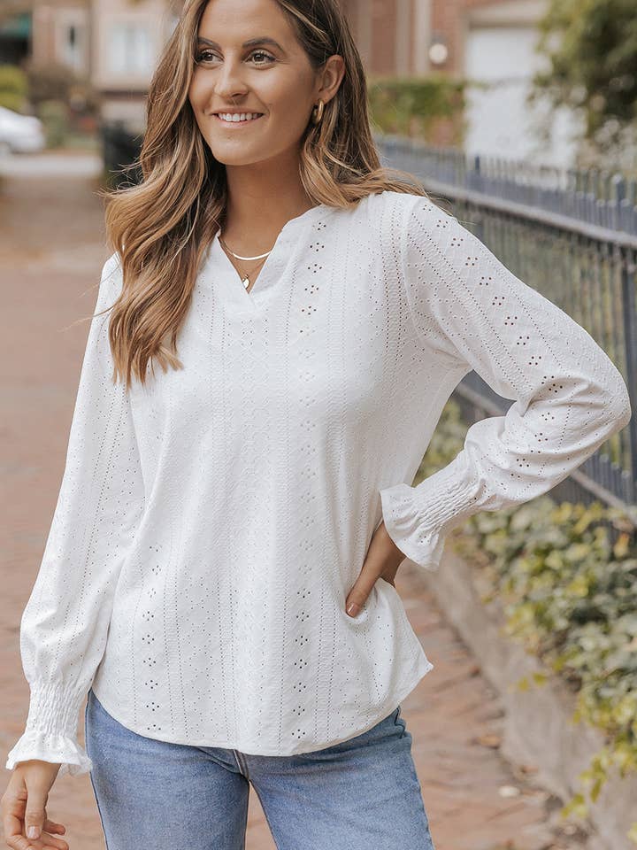 Vit strukturerad lös blus med delad hals för wholesale av Trendi Lady