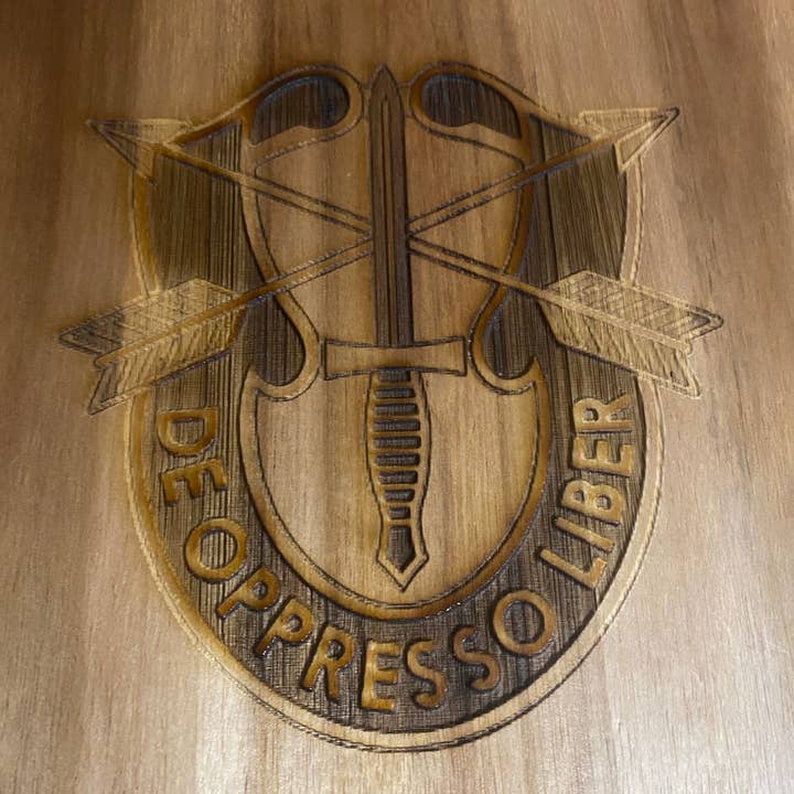 Treasure All Moments - Wholesale Snijplank - Special Forces Snijplank Acaciahout | Houten Serveerplank