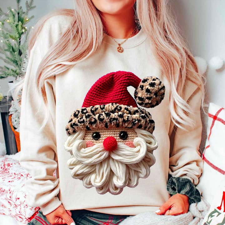 DLT Ecommerce - Wholesale T-Shirt (Graphic) - Women's - Santa Claus Head in Leopard Hat Shirt, Xmas Santa Sweater1