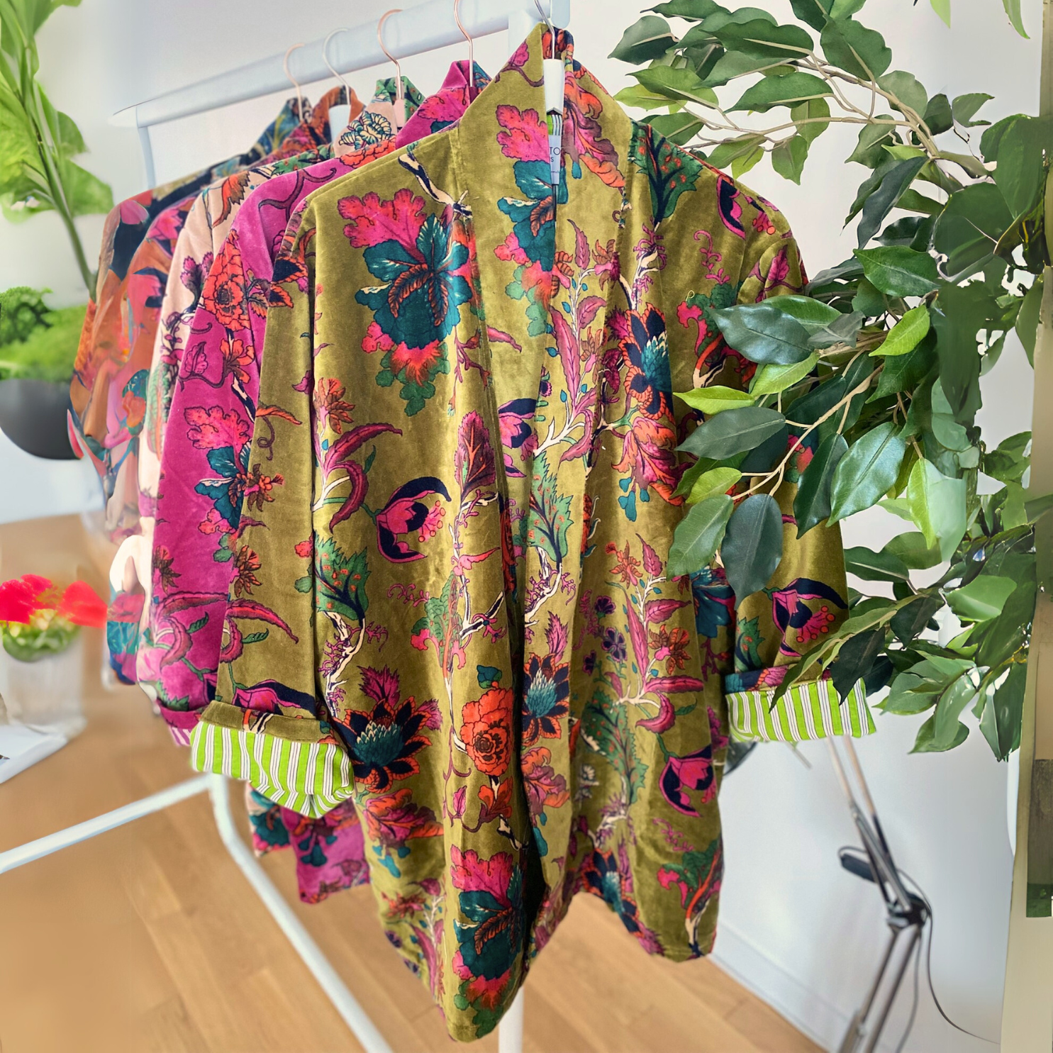 Tolatoli – Kimono - Mulher por atacado – Lali: Casaco Kimono de Veludo de Algodão Vibrante0