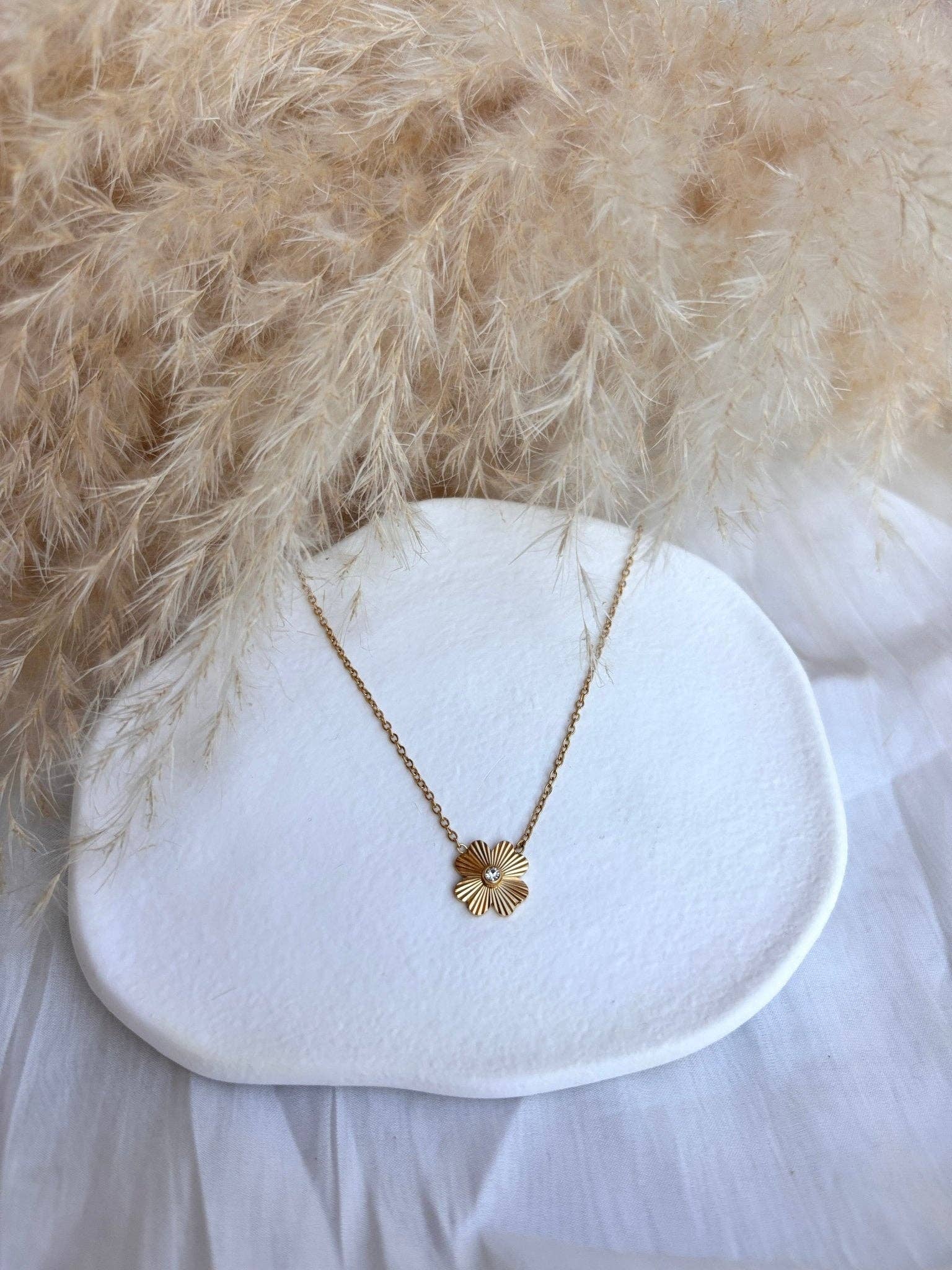 DUESTELLE ITALIA - Venta al por mayor Collares con colgantes/abalorios - Soleil Charm - Collar Trébol de cuatro hojas chapado en oro de 18K3