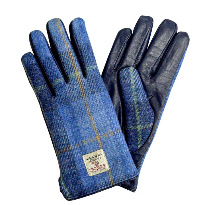 Gants en tartan bleu ciel en tweed Harris et cuir pour la vente par Strathurie