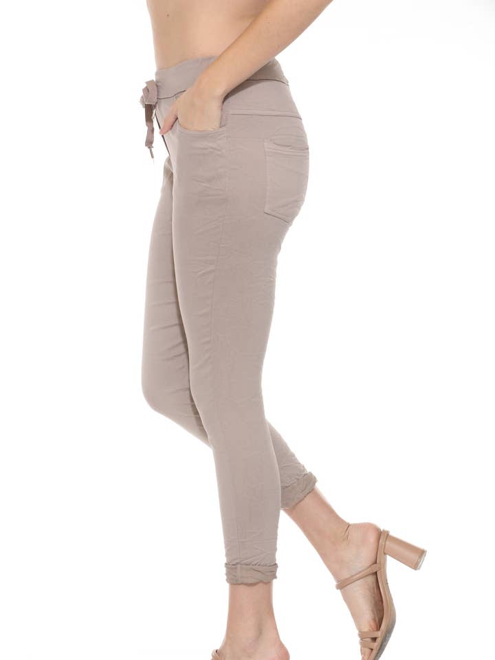 Pantalon extensible uni pour la vente par Marisima by Urban Mangoz