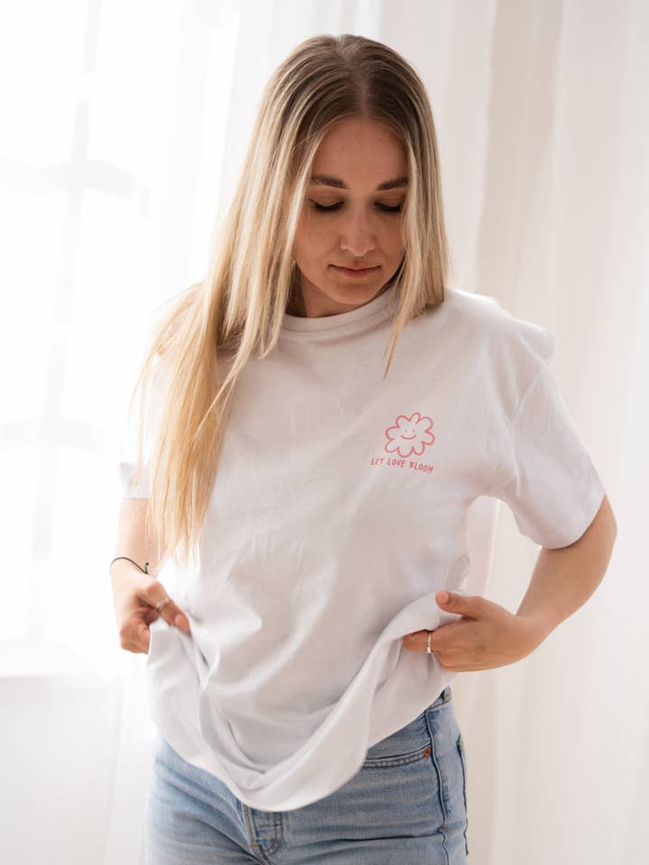 Adult T-Shirt Let love Bloom for wholesale by Liliput