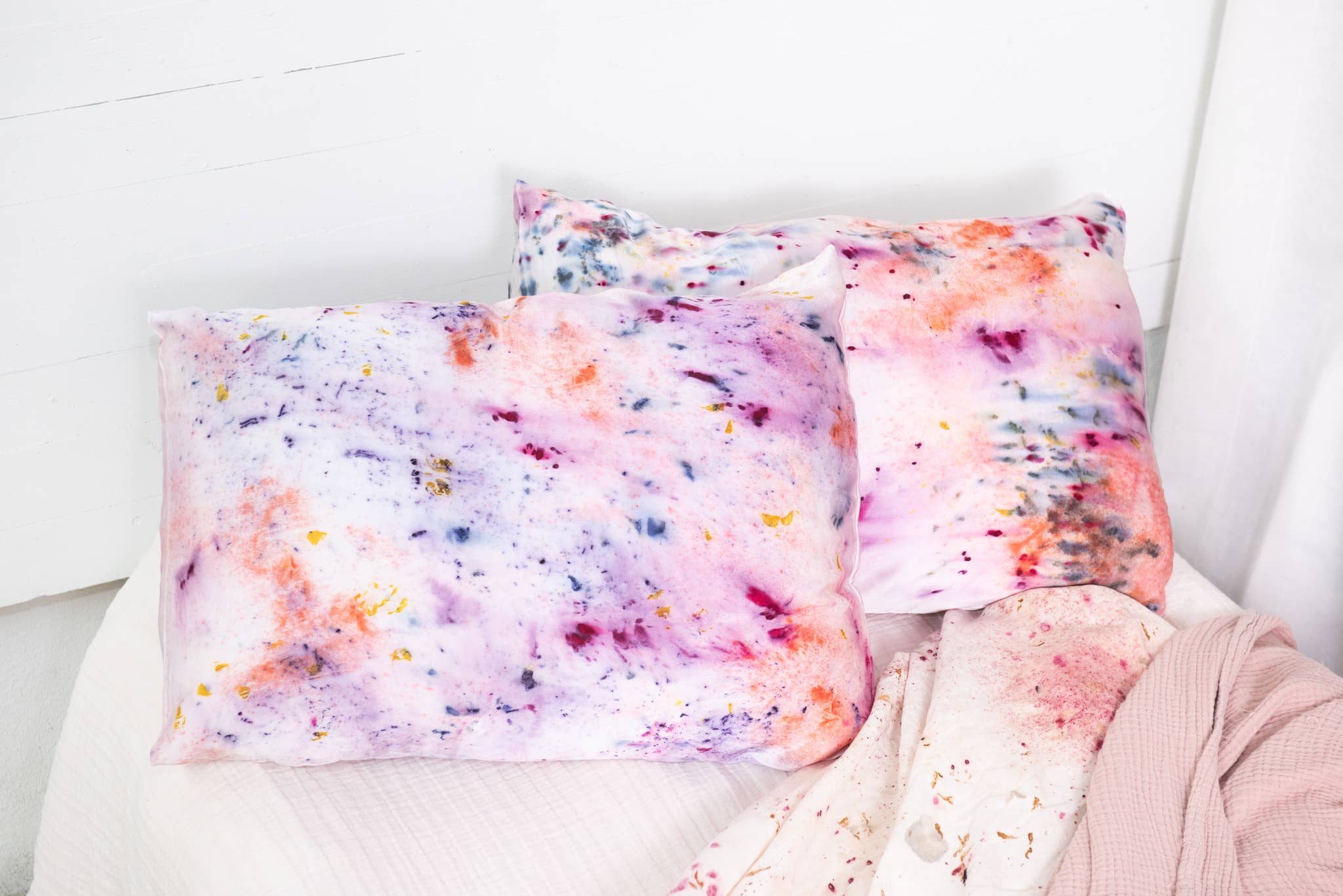 DYE KWEEN - Wholesale Bedding Pillowcase/Sham - Abstract Botanically Dyed Silk Pillowcase0
