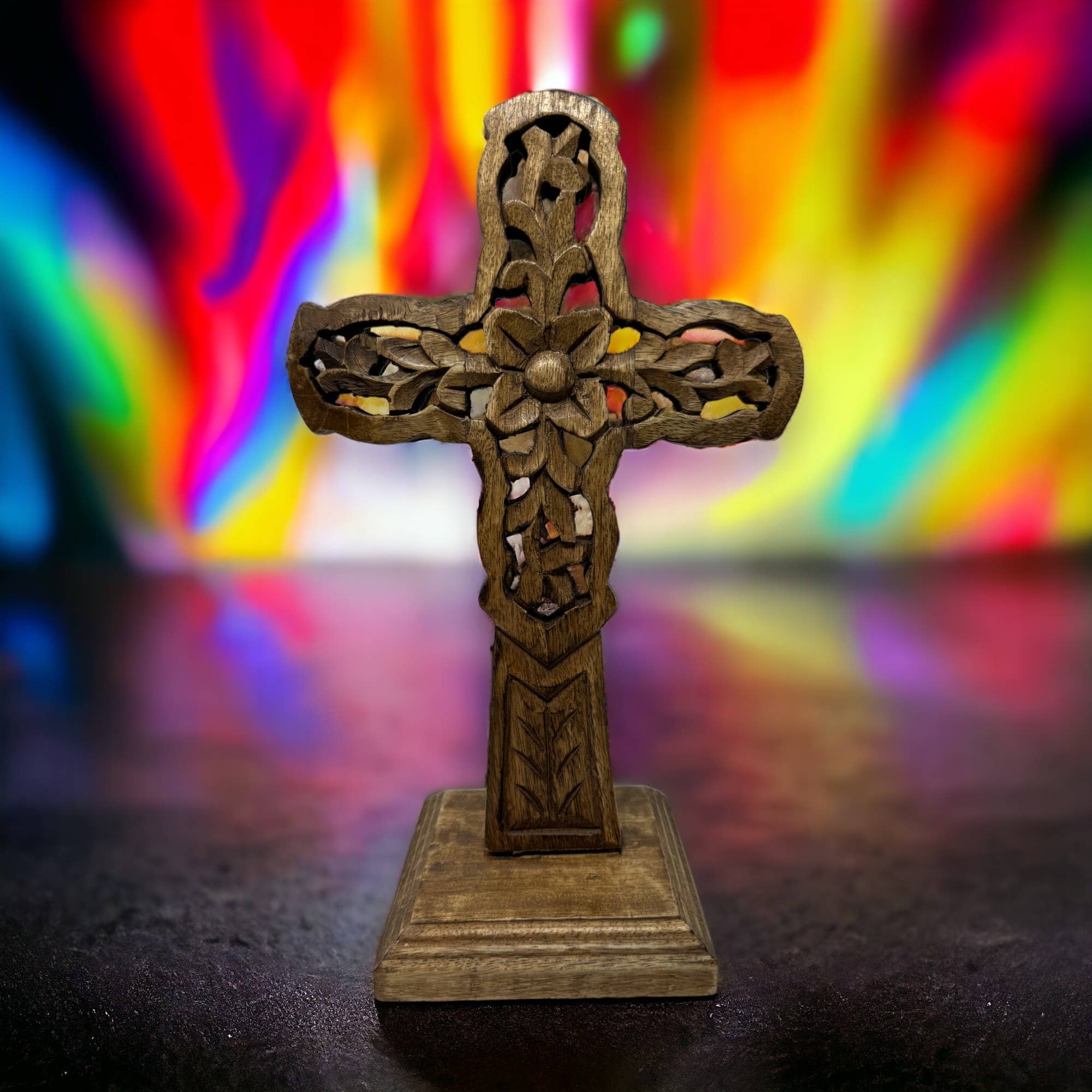 Wilco Home - Vente Décorations de table - Croix de table en bois sculpté à la main « Vineyard »3