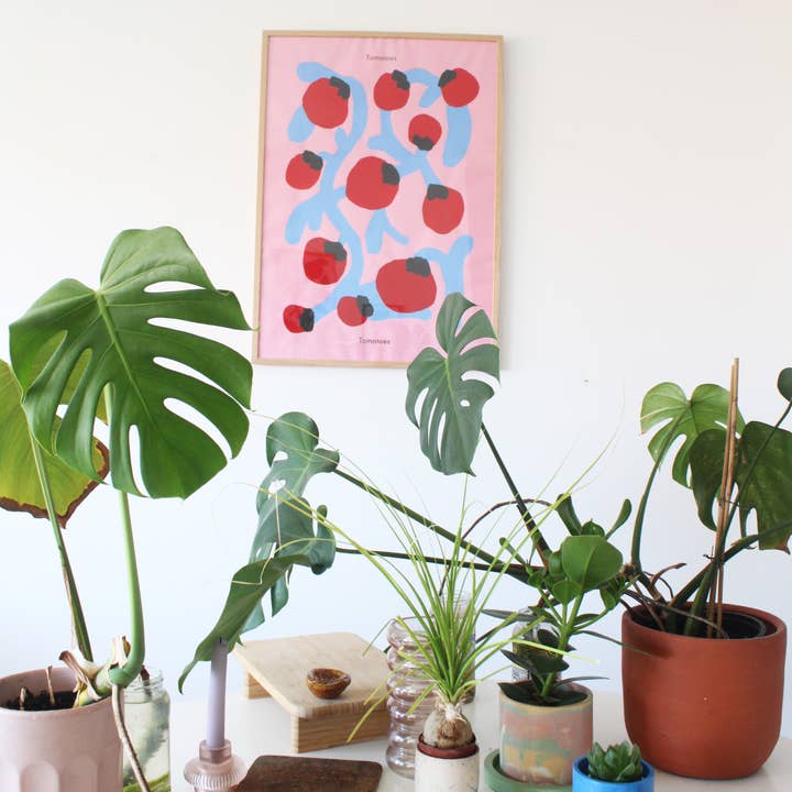 Grote Tomaat Zeefdruk Originele Muurkunst op Roze Blauw voor wholesale door Emma Make