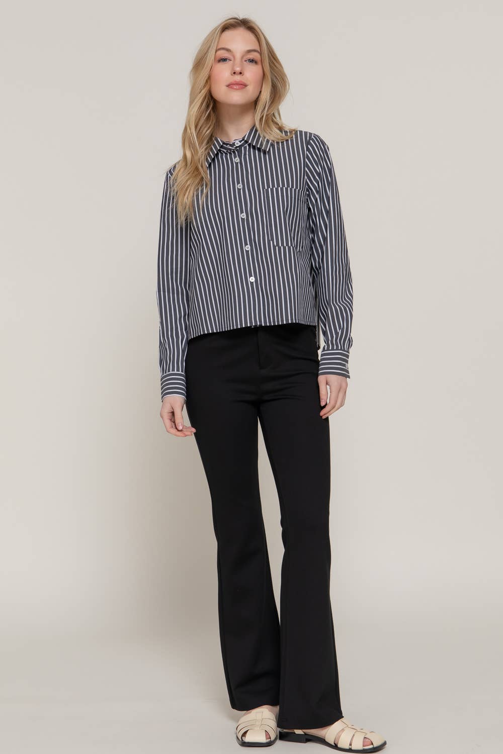 Active Basic | Active USA – wholesale Buttoned-down shirt – Women's – Long Sleeve Button Down Stripe Poplin Shirt3
