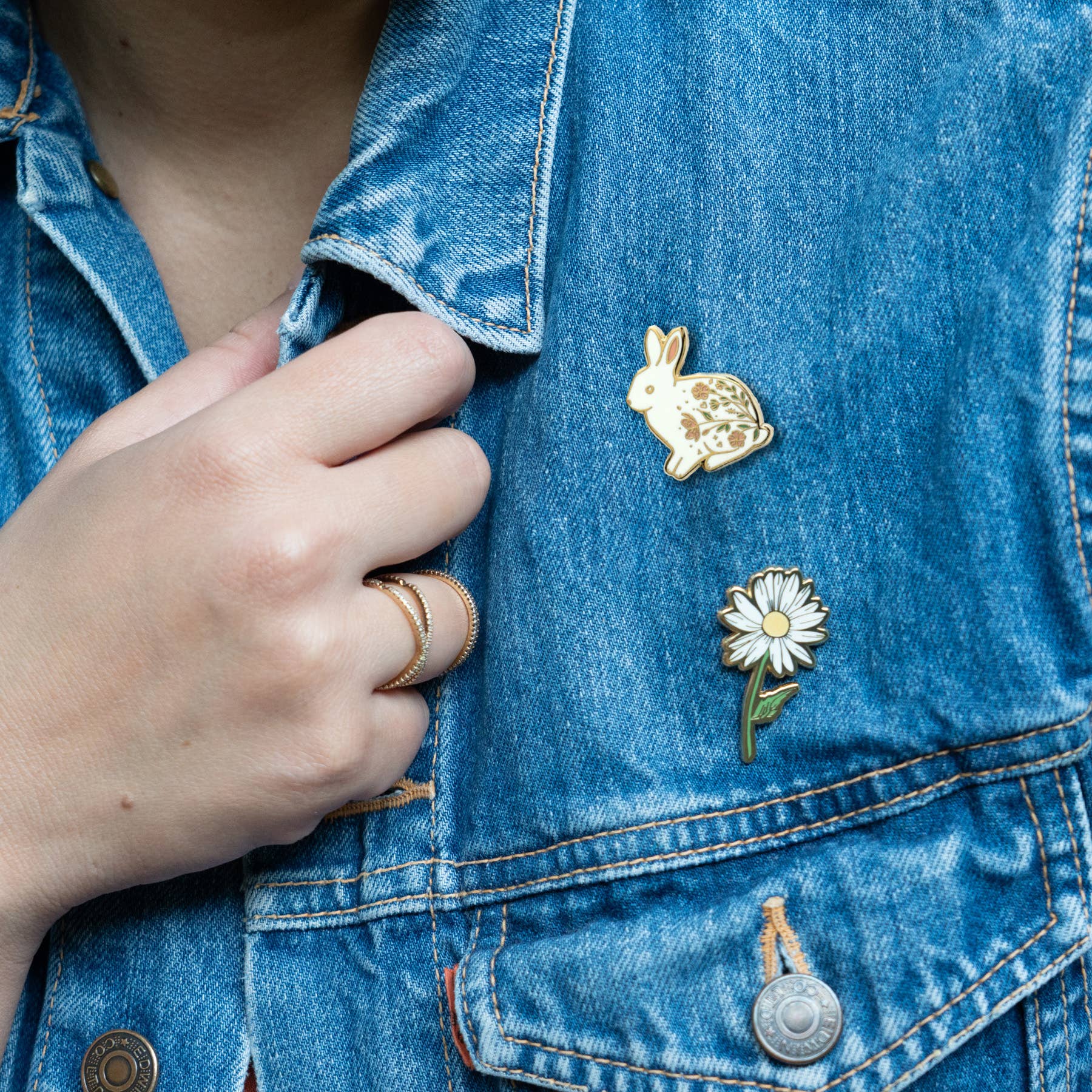 Happily Plants - Wholesale Lapel Pin/Button - Rabbit Lapel Pin, Bunny Garden Wildlife Gifts10