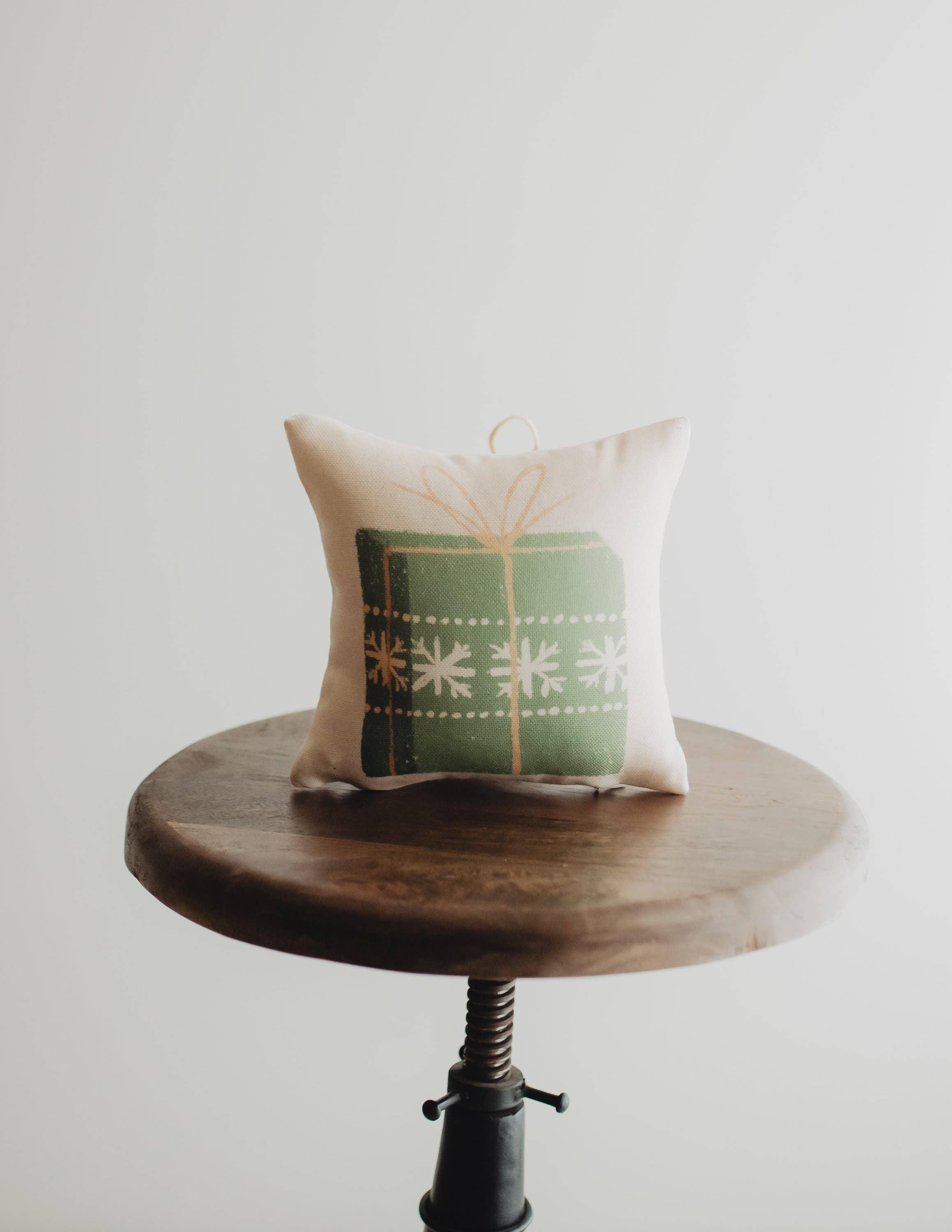 UniikPillows – Engroshandel Pyntepude – Nordic Mini Red Gave Pude | 8x8 | Små puder | Små Puder | Søstergave | Bedstemor Gave | Bedste ven julegave | Mor gave6