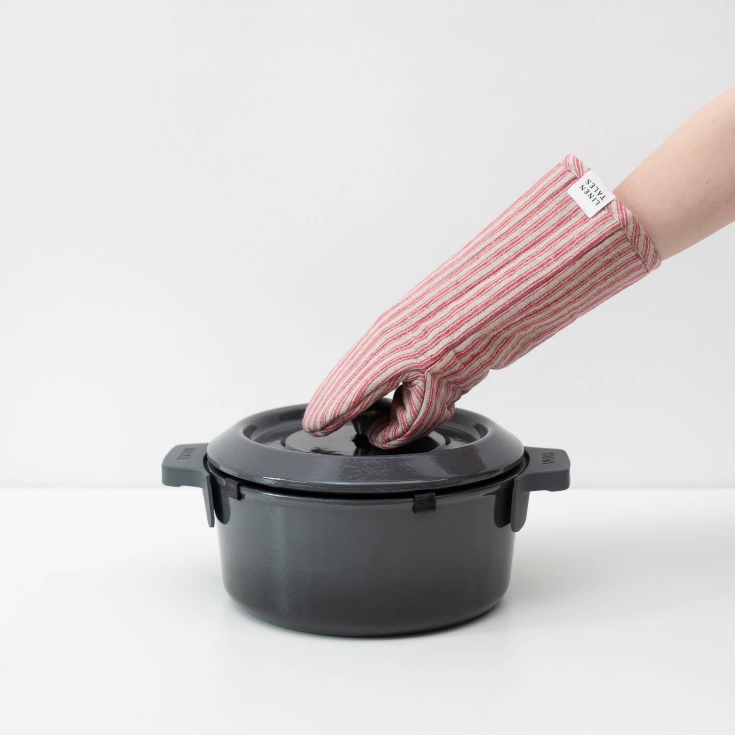 Linen Tales (We cover U.S. import duties) - Wholesale Oven Mitt/Pot Holder - Red Natural Stripes Linen Oven Mitt3