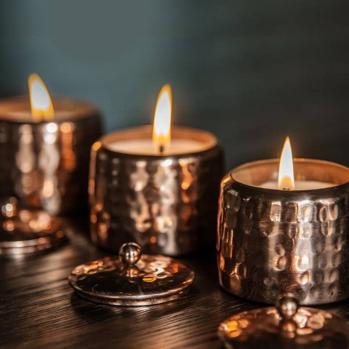 Ensemble de 3 bougies parfumées en cuivre avec couvercle Vata-Pitta-Kapha pour la vente par Ayurveda Specialist B.V.