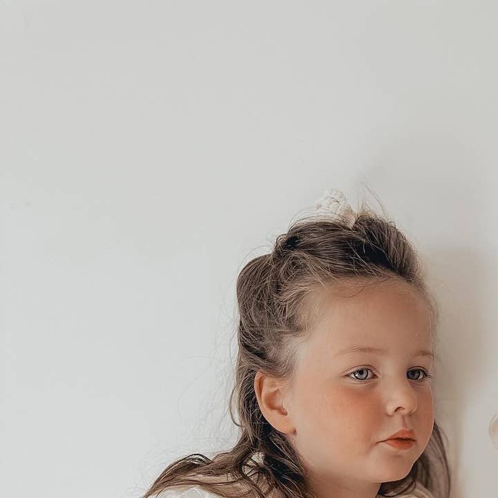 Annie & Charles® Bloomer-kjole med blomsterbroderi for engroshandel hos Annie & Charles