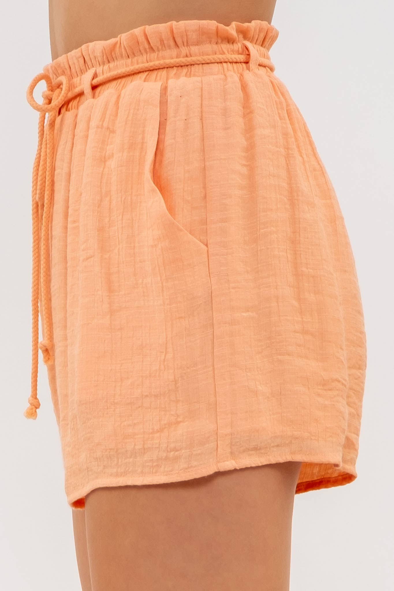 Blu Pepper – wholesale Shorts – Dam – SKRYNKLIGA VOLANGBYXOR MED DRAGKEDJA21