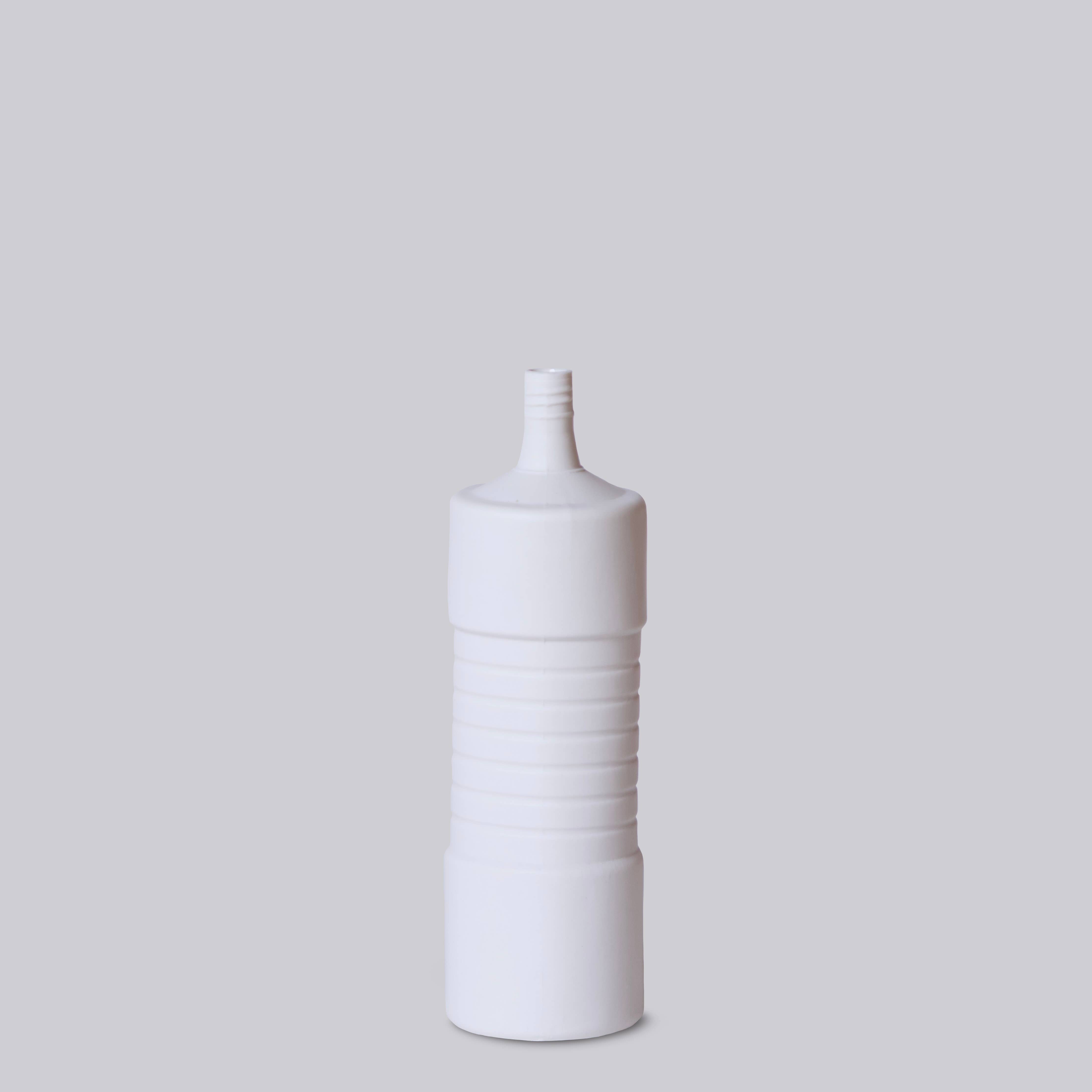 Middle Kingdom - Wholesale Vase - Matte Porcelain Ribbed Bottle Vase2