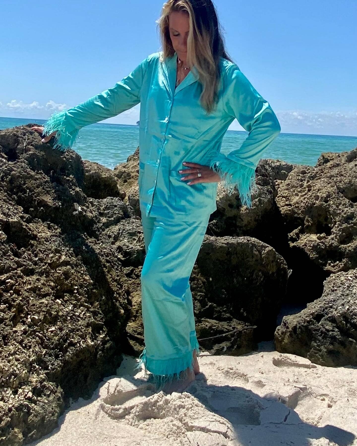 Plume AF Design - Vente Haut et bas de pyjama – femme - Pyjama extensible en satin avec garniture en plumes d'autruche amovible20