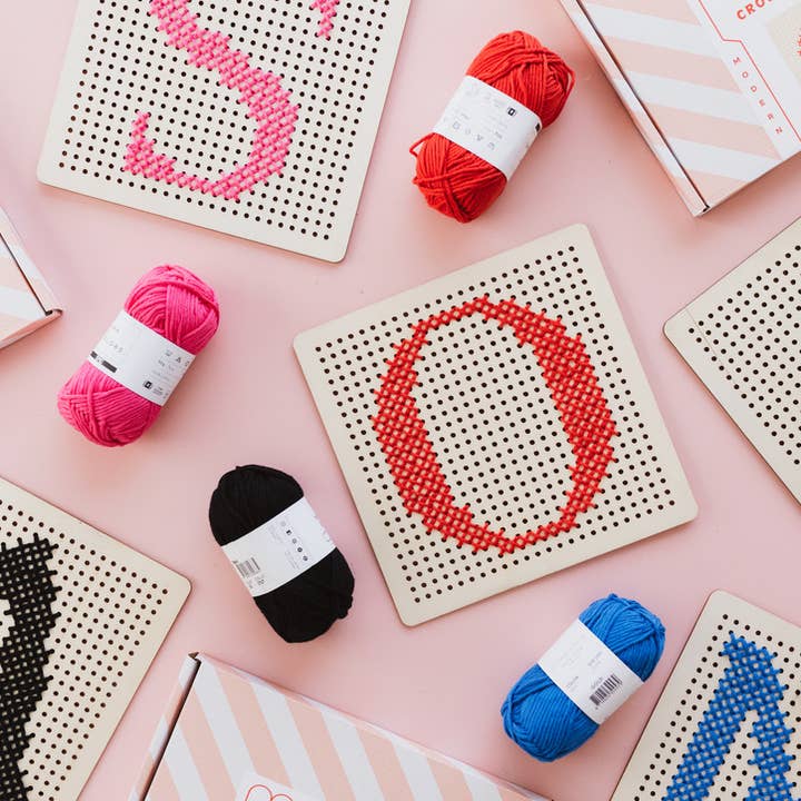 Cotton Clara Craft Kits & Supplies - Vendita all'ingrosso Kit per lavoretti fai da te - Kit Ricamo Semplice Pegboard - Senape. Idea Regalo per Neonato3