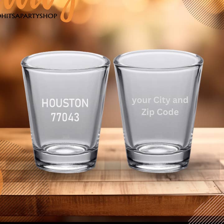 Verre à liqueur, ville et code postal, gravé sur mesure, 2 oz pour la vente par Oh It's A Party
