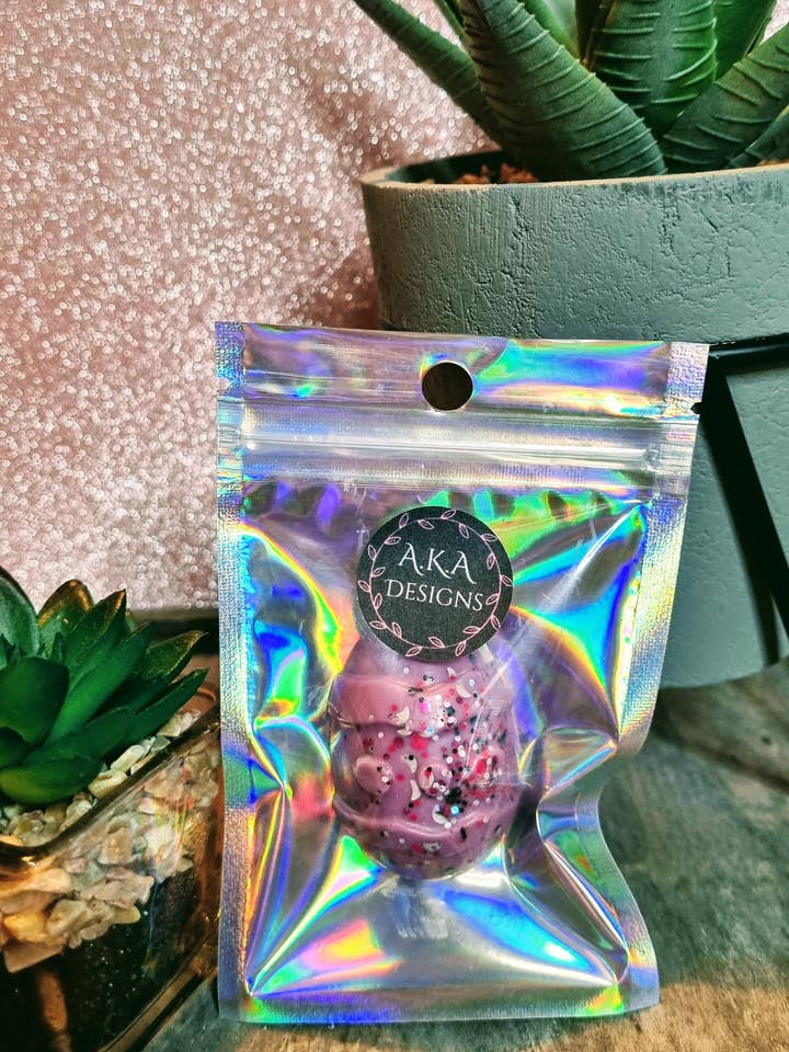 Single Easter Wax Melt – Bunny or Egg Shape (15g Soy Wax) for wholesale by Aka Designs