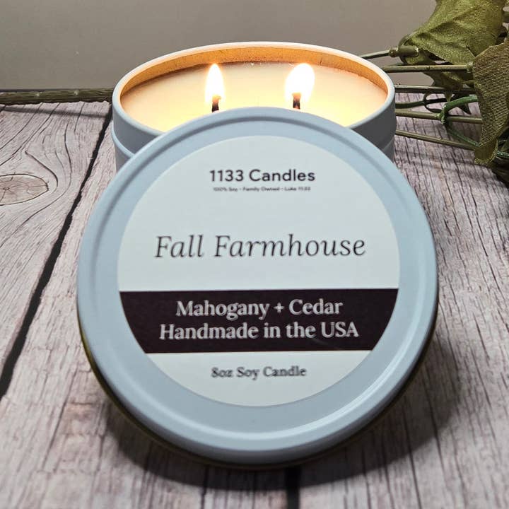 Candela Fall Farmhouse 8oz | Candela autunnale | Cedro di mogano per la vendita all'ingrosso da parte di 1133 Candles
