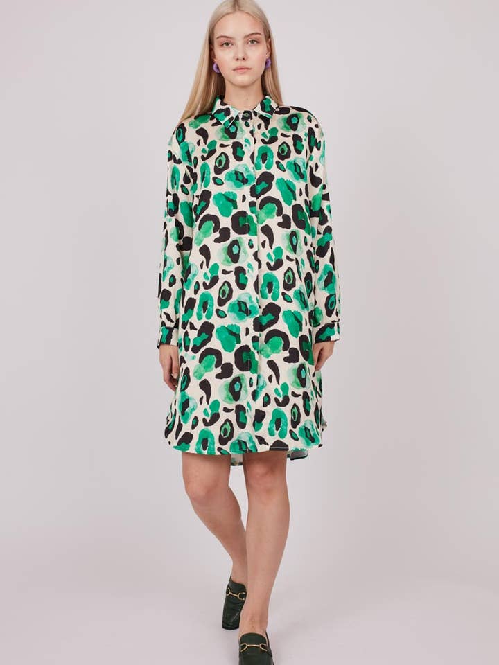 Robe-chemise en satin pour la vente par Dioxide