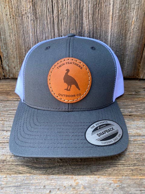 Aufnäher aus Leder in Truthahn-Optik, Anthrazit/Weiß für den Großhandel von Twin Feathers Outdoor Co