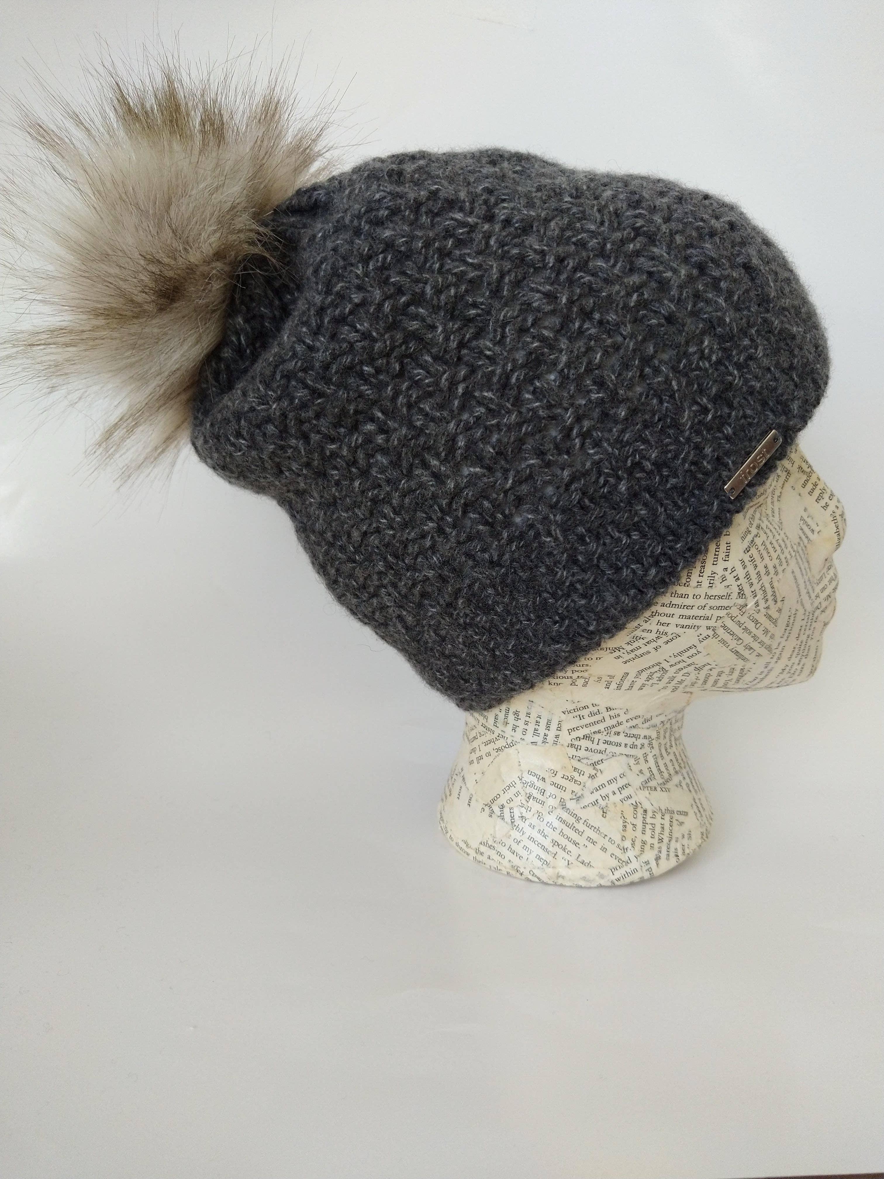 Frost Hats - Wholesale Beanie - Dames - Grofgebreide muts van kasjmier, oversized ruimvallende pasvorm, pompon van imitatiebont3